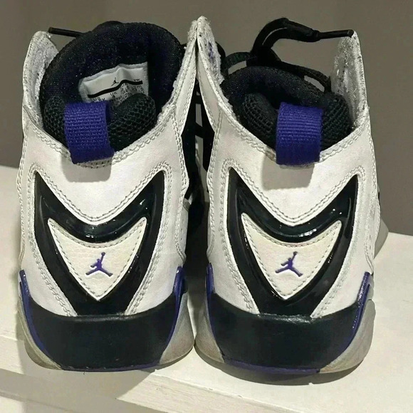 NIKE AIR JORDAN True Flight White/Black/Purple Sneakers Size 4.5Y - Picture 7 of 9